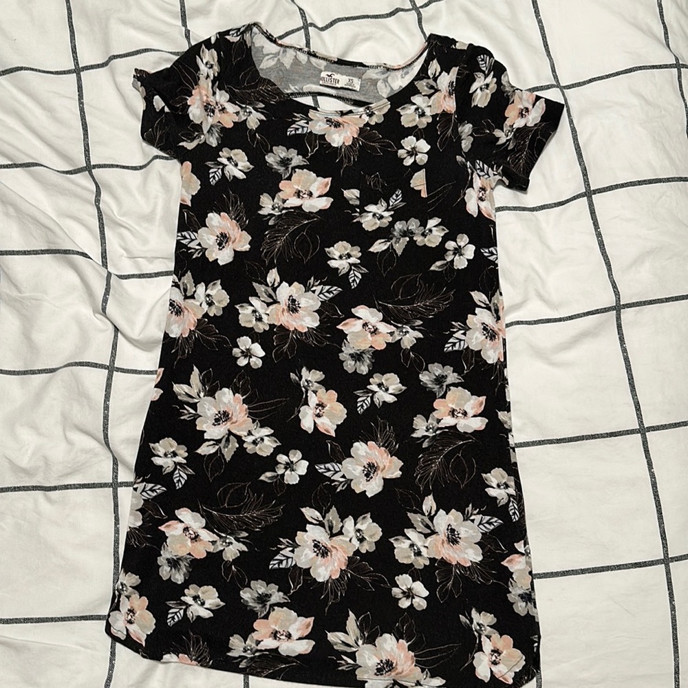 Floral Hollister tshirt dress
